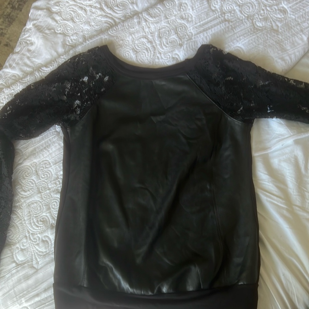Sweat Shirt